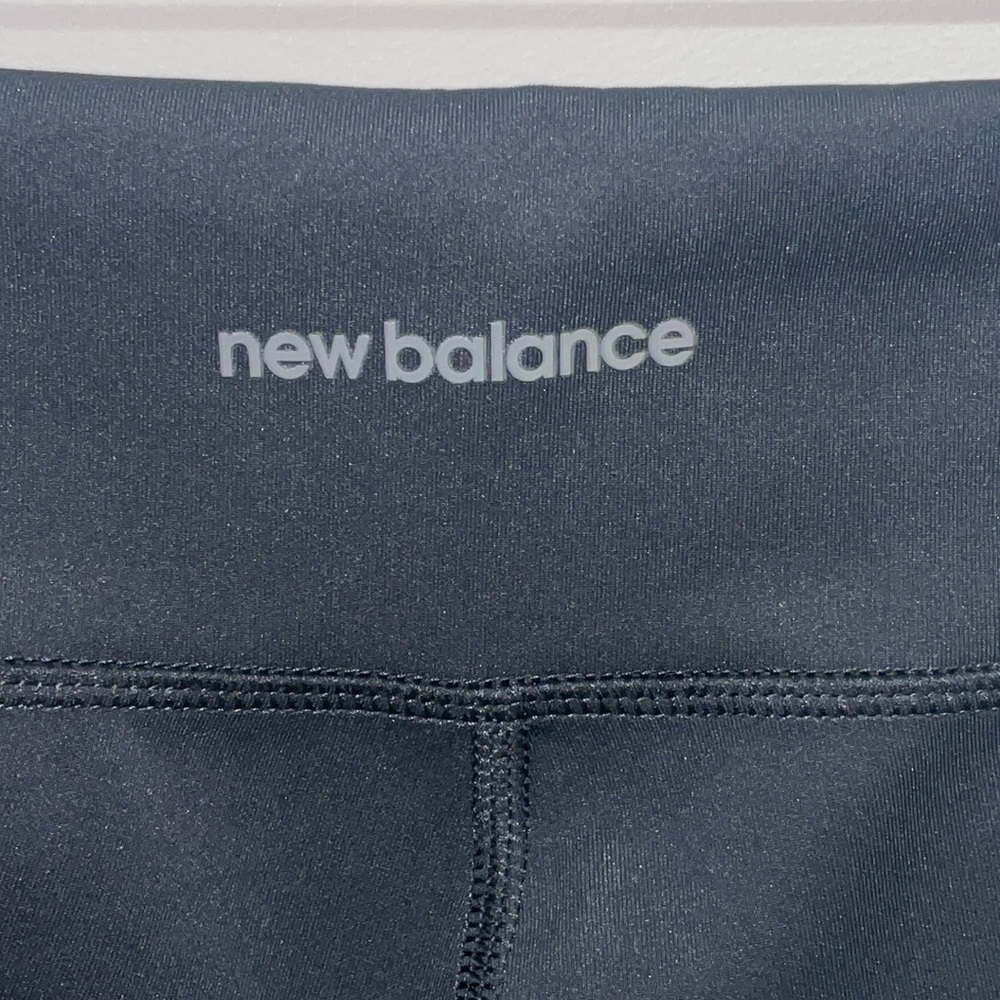 New Balance Dry Capri Leggings - Picture 4 of 11